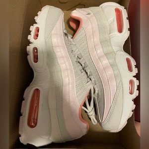 Women’s Nike shoes